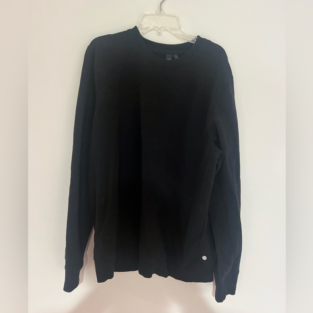 Black sweatshirt